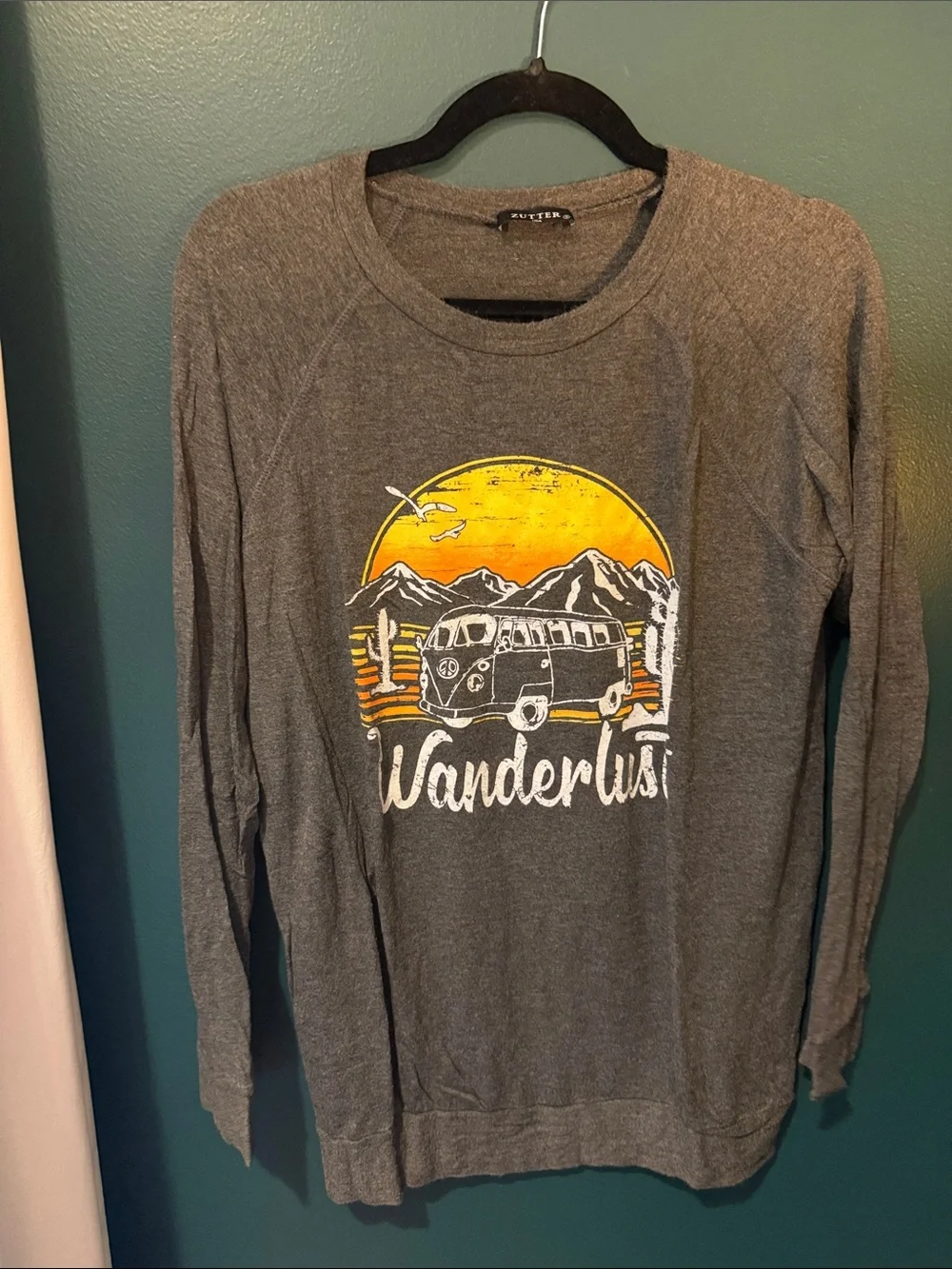 Wanderlust Graphic Crewneck Sweater - Gray